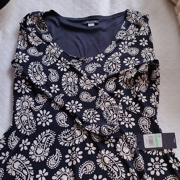 Dress - Picture 3 of 8